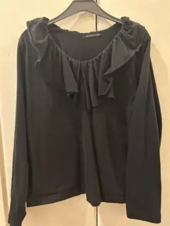今季、一度着用のみの美品！ミズイロインド　フリルカットソー黒