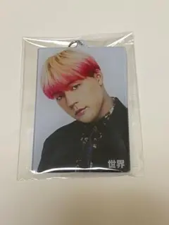 FANTASTICS 世界　アクリルキーホルダー