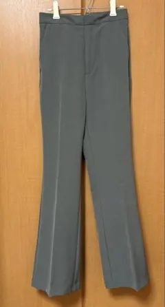 センタープレスパンツ くすみ緑 くすみグリーン