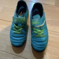 1月で削除します。umbro サッカーシューズ 青緑 19CM