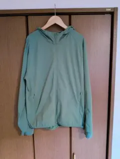 【UNIQLO】ポケッタブルパーカー(袋つき)