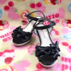 メゾピアノジュニア　リボンサンダル　S22.5cm 黒　used　難有