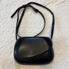 ZARA ミニマルクロスボディバッグのサムネイル