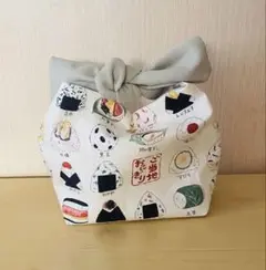 持ち手ライトグリーン　ハンドメイド　お弁当箱入れ　おにぎりポーチ　お弁当袋