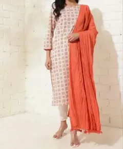 Sara mallika 刺繍ロングワンピース コーラル - メルカリ