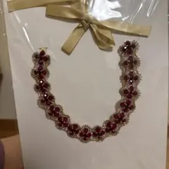 赤いビーズ フラワーモチーフ ネックレス