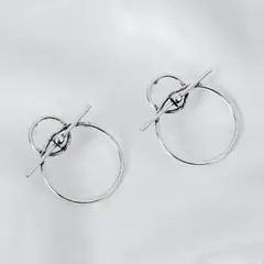 激安！早いもの勝ち！　レディース　シルバーフープピアス