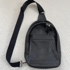 美品 COACH メンズ ボディバッグ 黒のサムネイル