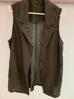cepo オリーブグリーン ノースリーブベスト　深緑　ジレ