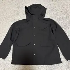 早い物勝ちキッズUNIQLO黒フード付きマウンテンパーカー130