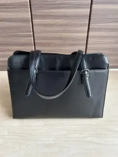 Item thumbnail for item fb1e503a-7aa9-4b70-a44b-97532599e381