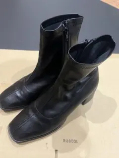 ブラックショートブーツ