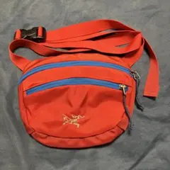 レア品廃盤 ARC'TERYX　アークテリクス　ショルダーバッグ 　レッド　赤 レア品廃盤 ARC'TERYX アークテリクス ショルダーバッグ レッド 赤