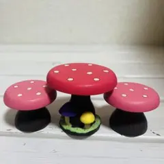 コンコンブル/春色きのこテーブル