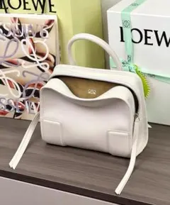 LOEWE ロエベ ショルダーバッグのサムネイル