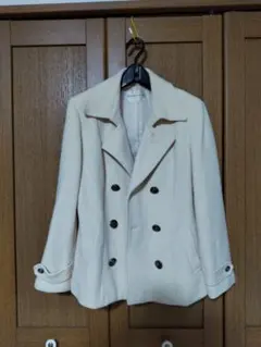 クリーム色のウール ピーコート ダブルブレスト