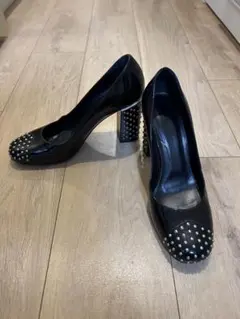 SAINT LAURENT PARIS サンローラン　スタッズパンプスのサムネイル