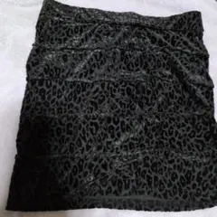 ブラックレオパード柄タイトスカート