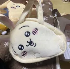 ちいかわ うさぎデザインのぬいぐるみバッグ