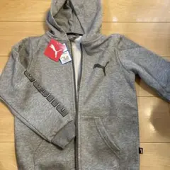 プーマ　新品　パーカー