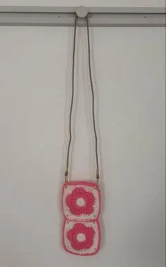 スマホショルダーバッグ　グラニースクエア　かぎ針編み