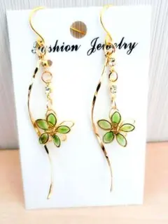 513④# ピアス ハンドメイド フラワー レジン 桜 夏ピアス 秋ピアス