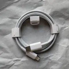 USB-C - Lightningケーブル