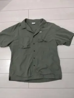 数回しか着ていませんコロンビア　オリーブグリーン 半袖シャツ Mサイズ