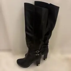 ブラックロングブーツ 中ヒール バックル付き