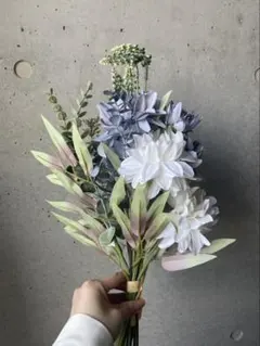 造花アレンジメント花束 白青緑