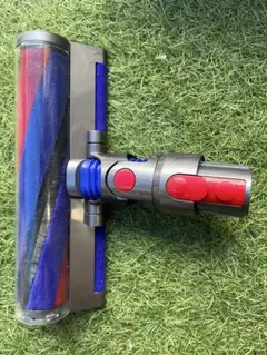 美品 Dyson V8 Slim Fluffy ソフトローラークリーナーヘッド - メルカリ