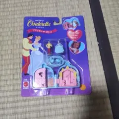 Disney シンデレラ 人形と城のセット