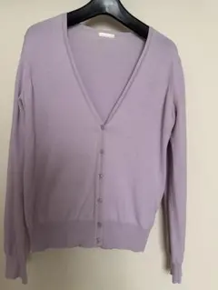 UNIQLO ライトＶカーディガン　レディースMサイス　ラベンダー