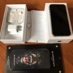 美品 iPhoneSE（初代）スペースグレー16GB au ジバンシイーカバー付