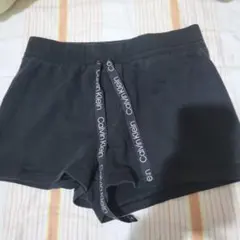 Calvin Klein ブラック XS ショートパンツ