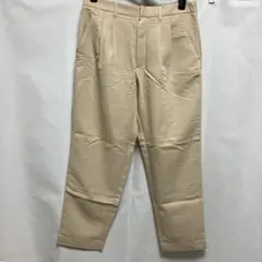 ユニクロ　タックテーパードアンクルパンツ　ベージュ
