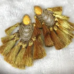 美品✴︎ゴールドタッセルピアス