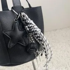 Item thumbnail for item 8a5afdc6-f8cf-4f86-b76b-45729ecdce3b