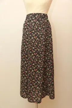 GUジーユー☆小花柄フラワープリント☆ロングフレアスカート☆黒