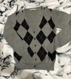 赤 カーディガン