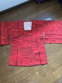 和装道行コート　Sサイズ 小柄な方向き　赤色 扇面地紋 裏地花柄のサムネイル