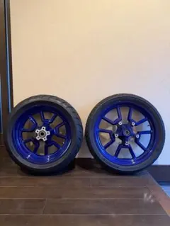 新車外し X-MAX 純正リアホイールとタイヤ トリシティ 新車外し X-MAX 純正リアホイールとタイヤ トリシティ - メルカリ