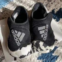 adidas アディダス　ベビーサンダル　13センチ