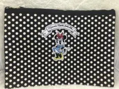 ユニクロディズニーコラボ クラッチバック