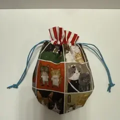 まんまる巾着＊ねこ 猫 ネコ パッチワーク風 大きめ柄 かわいい 小物入れ