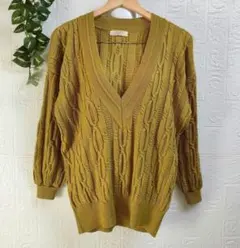 美品 CORDIER ウール100% Vネック ケーブル編みセーター