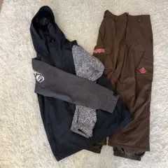 BURTON　VOLCOMレディース　ジャケット＋パンツ　スノーボードウェア