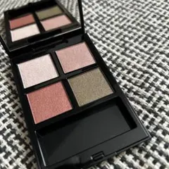 アディクション　ザアイシャドウパレット 106