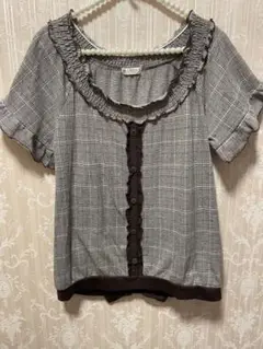 フリル付きオフショルダーシャツ ◆︎◇︎◆︎◇︎◆︎◇︎◆︎◇︎◆︎◇︎アクシーズファム♡