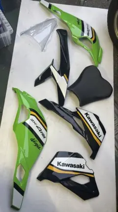 Ninja ZX6R(2023年モデル)中華カウル - メルカリ